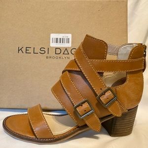 Chunk heel strapped sandals